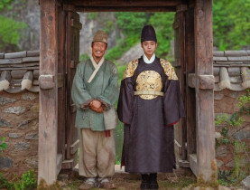  - Dưới Bóng Điện Hạ: Phim điện ảnh Top 1 doanh thu mọi thời đại tại Hàn Quốc chuẩn bị đổ bộ rạp Việt