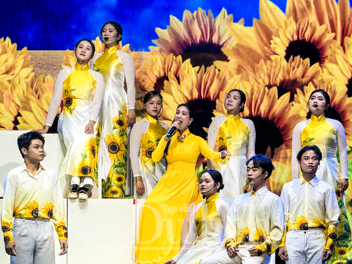 Cuộc du hành thời gian trăm năm khai minh từ tư tưởng, di sản cụ Phan Châu Trinh đến khát vọng kỷ nguyên số - 15