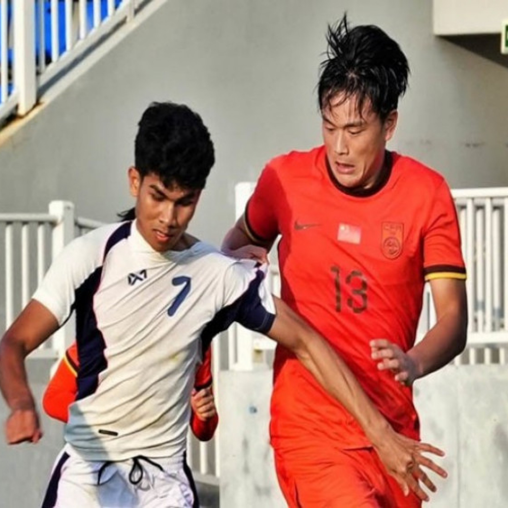  - Video bóng đá U23 Trung Quốc - U23 Thái Lan: Rượt đuổi 4 bàn, "Voi chiến" cầm vàng để vàng rơi (CFA Team China)