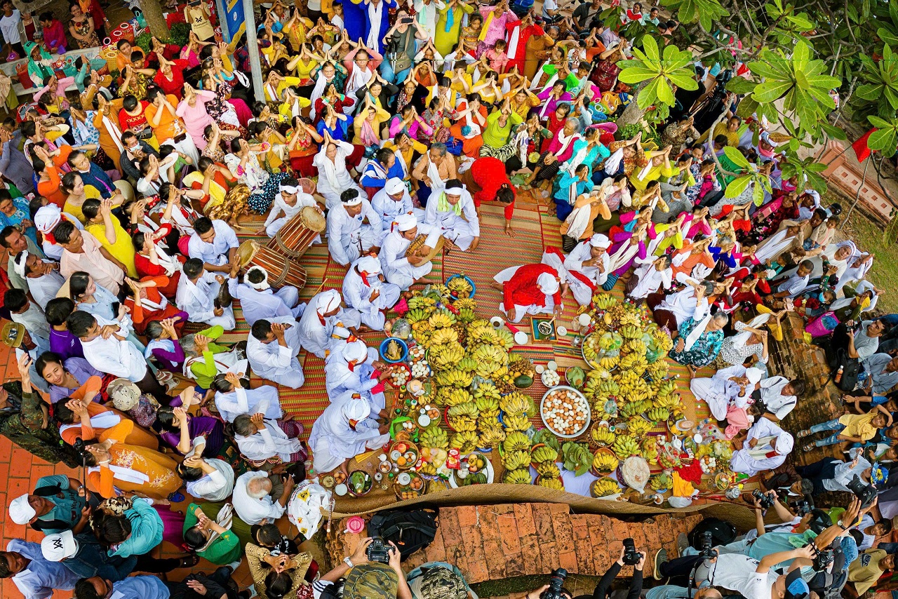 Đến Mũi Né tắm biển, du khách nhớ ghé tham quan tháp cổ Po Sah Inư - 12