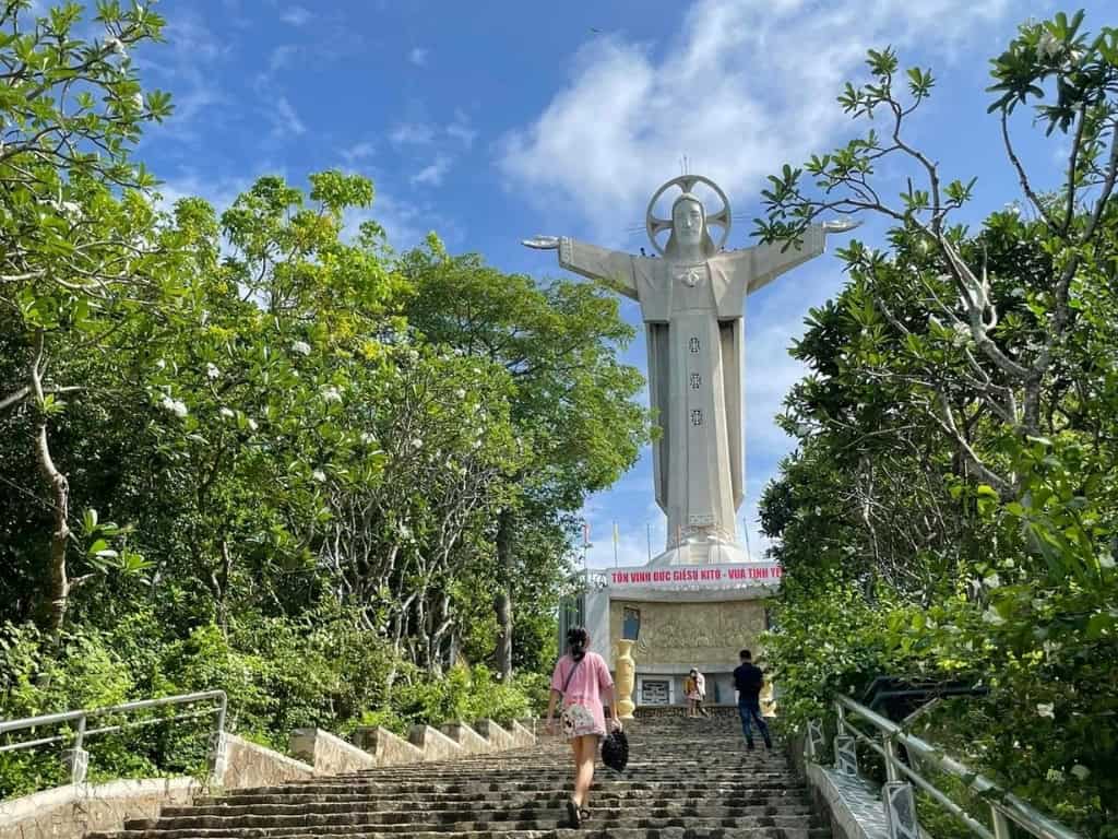 TP.HCM nắng gắt, du khách cần làm gì để chuyến đi thoải mái nhất? - 3