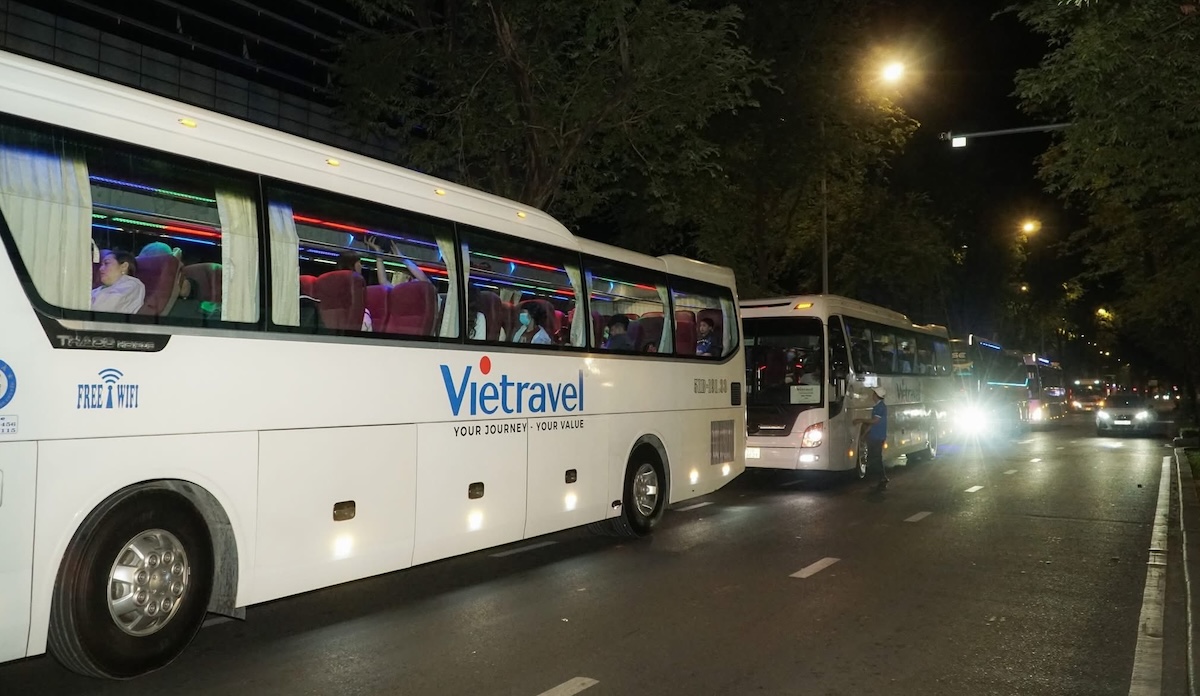 Áp lực nhiên liệu, doanh nghiệp du lịch tìm cách giữ giá tour - 1