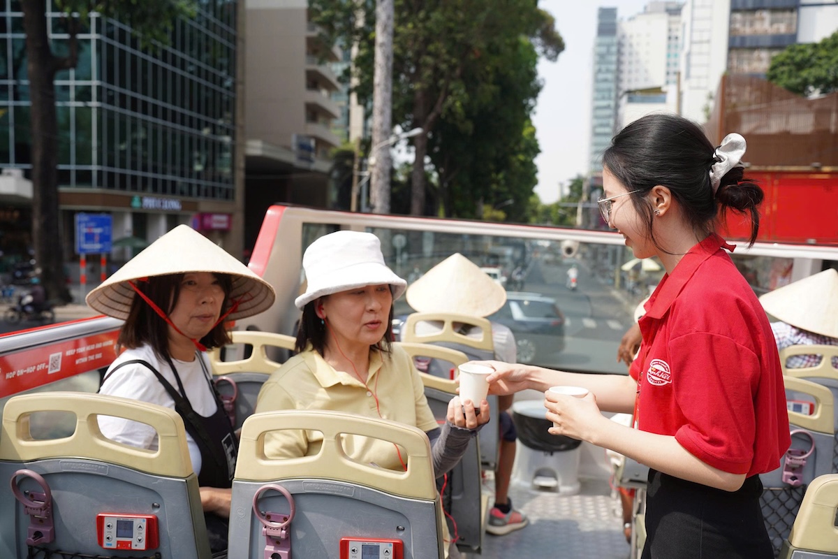Áp lực nhiên liệu, doanh nghiệp du lịch tìm cách giữ giá tour - 2