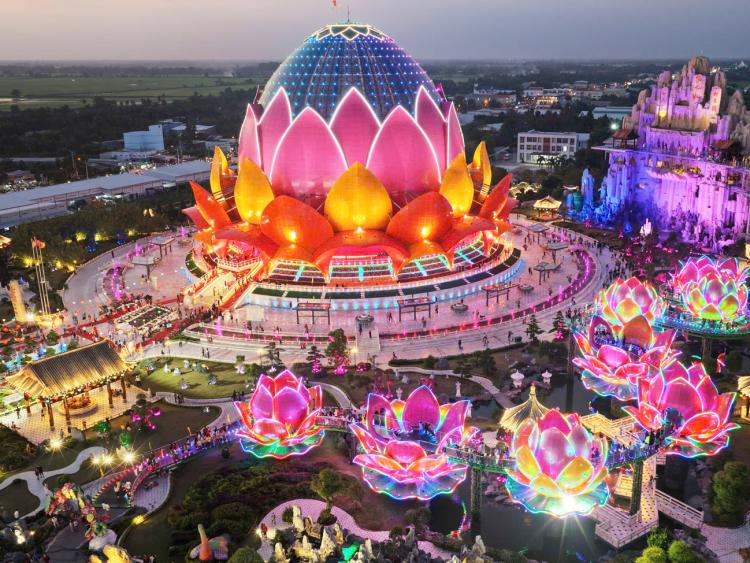 Du lịch Cần Thơ kết hợp 2 dòng sản phẩm đặc trưng ‘sông nước và tâm linh’