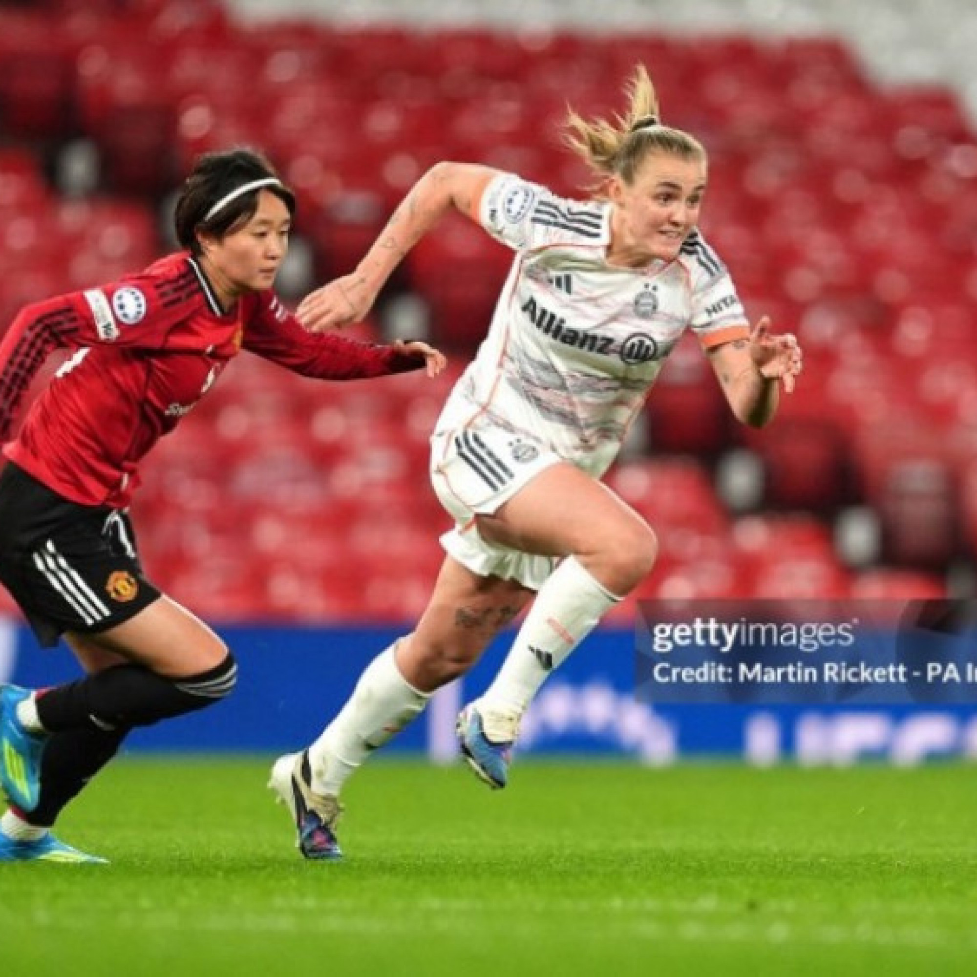  - Video bóng đá nữ MU - Bayern Munich: Rượt đuổi cực hấp dẫn (Cúp C1)