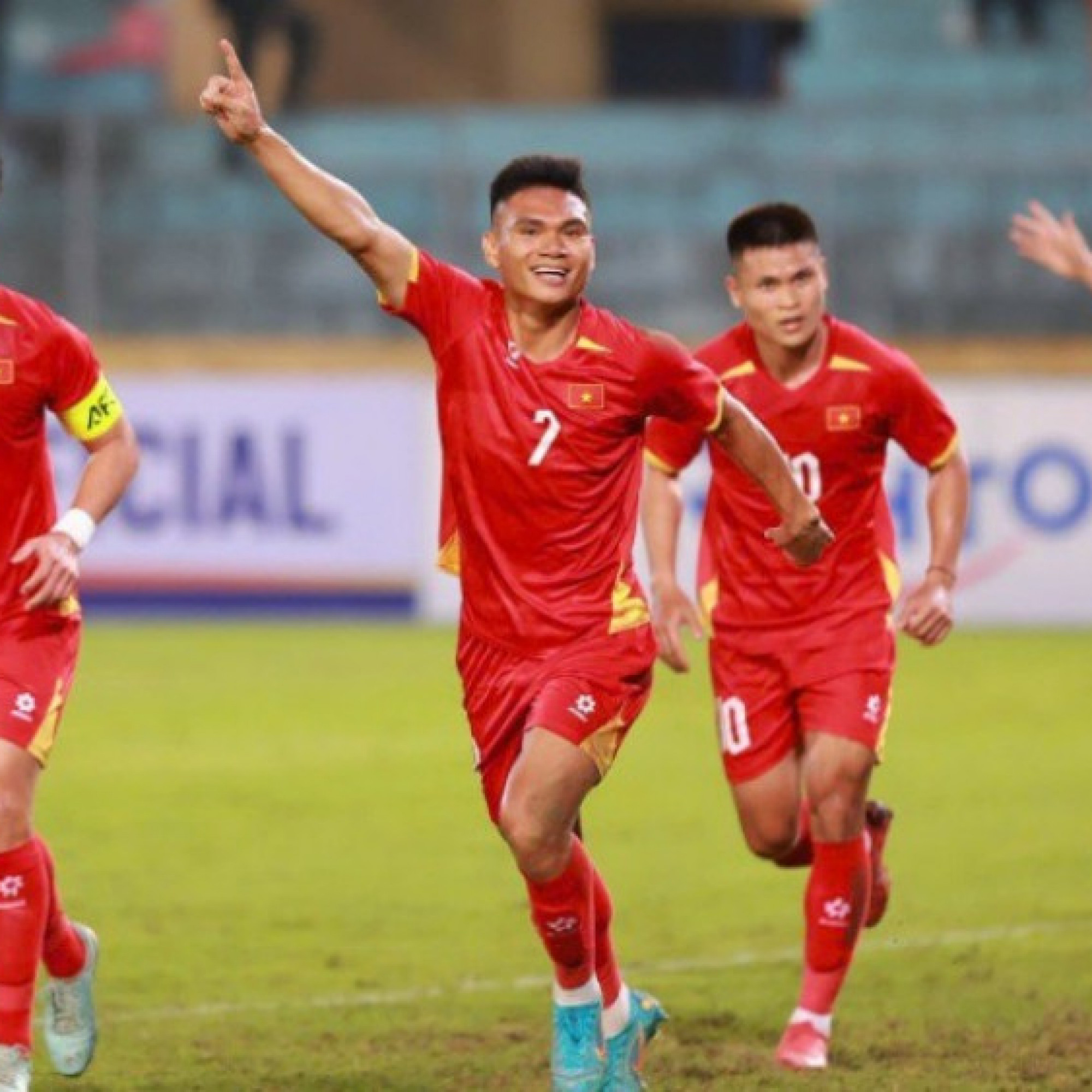  - Video bóng đá ĐT Việt Nam - Bangladesh: Tấn công tưng bừng, dấu ấn Hoàng Hên - Xuân Son