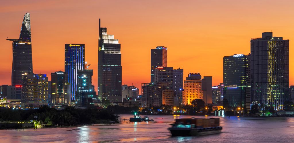 Kinh tế đêm TP.HCM: Du khách còn thức, nhưng trải nghiệm đã ngủ? - 1