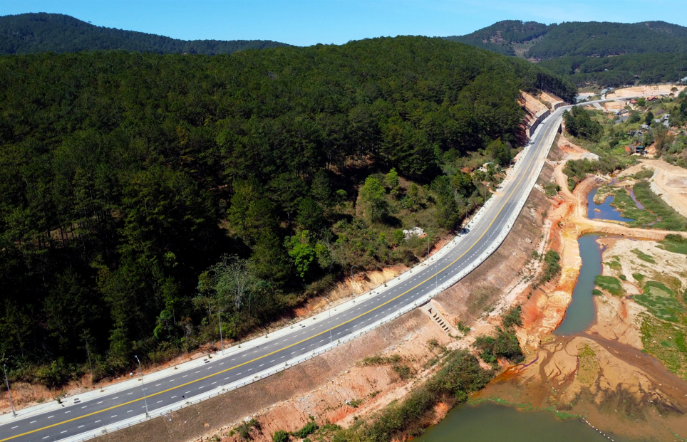 Ngắm tuyến đường vành đai siêu đẹp ở Đà Lạt - 6