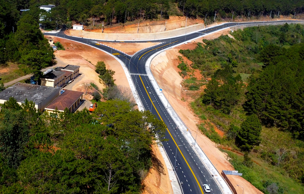 Ngắm tuyến đường vành đai siêu đẹp ở Đà Lạt - 7