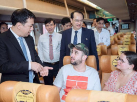  - Ra mắt giao diện mới đoàn tàu ‘Hành trình kết nối di sản Miền Trung’, giảm 10% giá vé