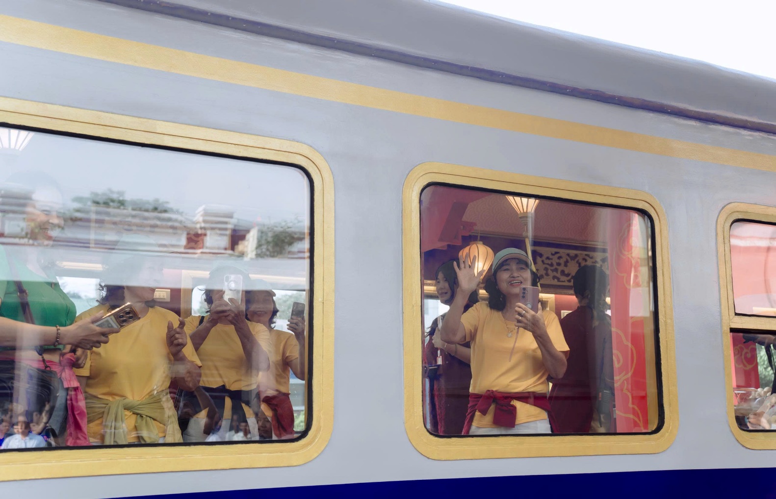 Ra mắt giao diện mới đoàn tàu ‘Hành trình kết nối di sản Miền Trung’, giảm 10% giá vé - 3