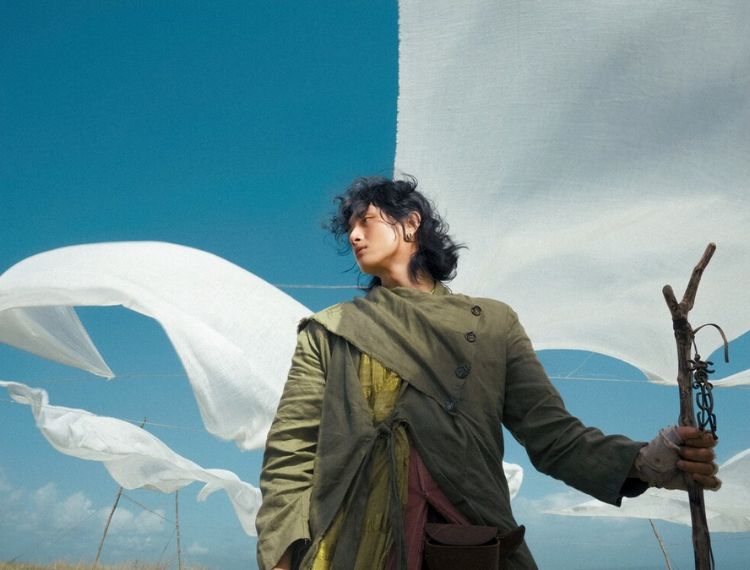 Sau 2 năm “ở ẩn”, GREY D trở lại với MV “hoá ra...” mở đường cho album đầu tay