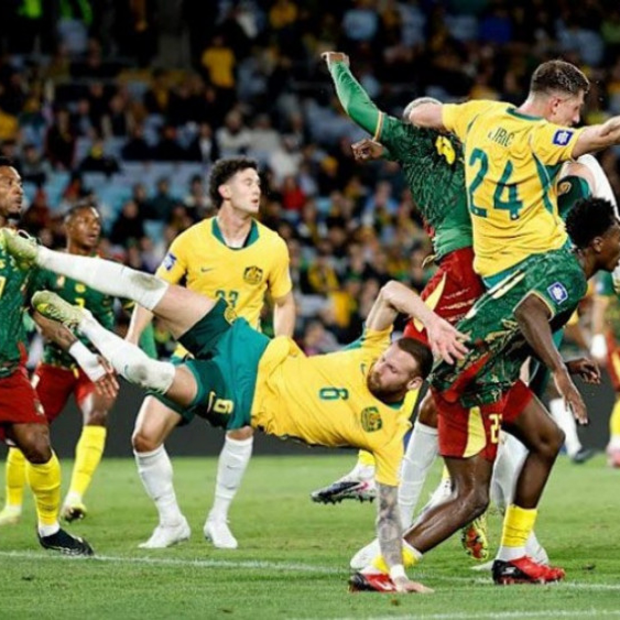  - Video bóng đá Australia - Cameroon: Đòn quyết định phút 85