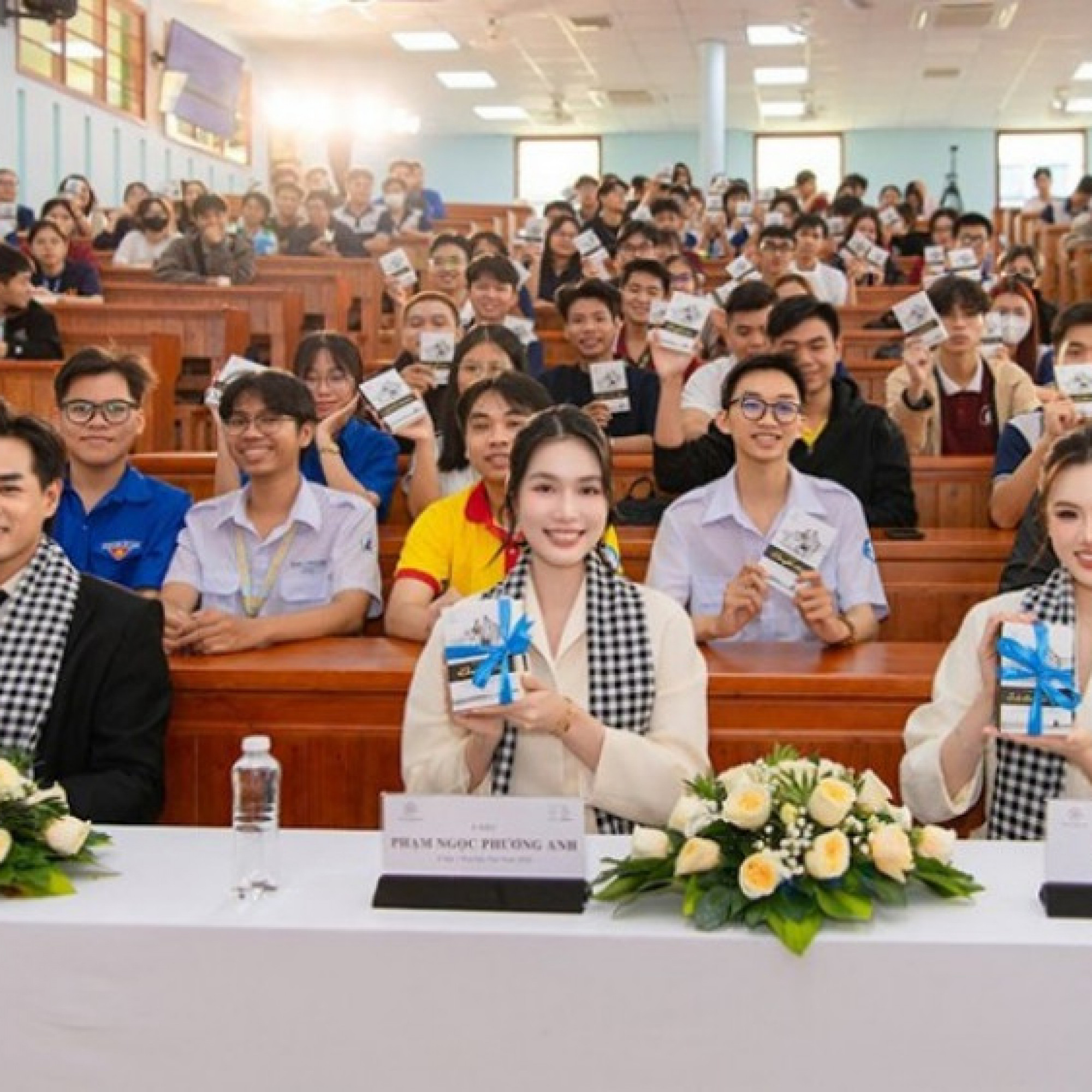 Các nghệ sĩ trẻ đồng hành cùng Hành trình Từ Trái Tim, lan tỏa chí lớn cho thế hệ mới