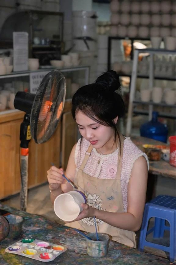 Khám phá Làng gốm Bát Tràng: Nơi gìn giữ hồn Việt qua từng nét chạm - 3