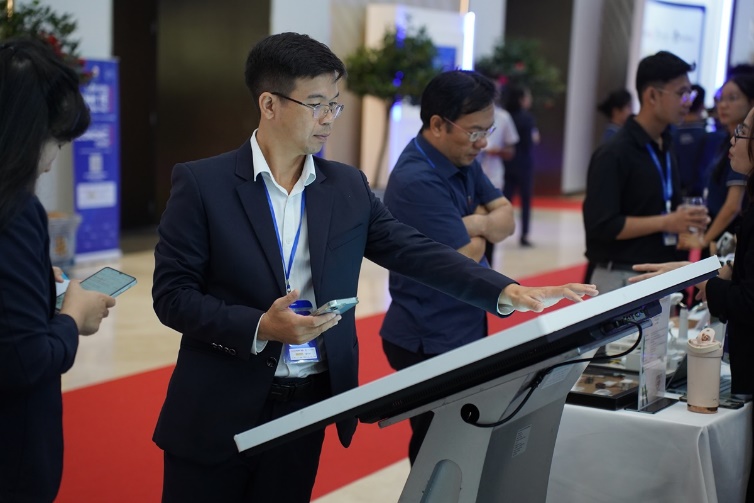 Độc đáo các mô hình công nghệ tại Diễn đàn Kinh tế Mùa thu 2025 - 13