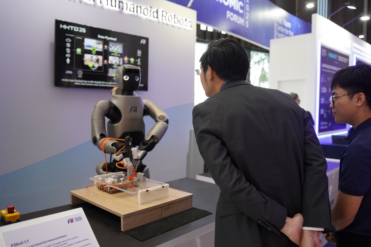 Độc đáo các mô hình công nghệ tại Diễn đàn Kinh tế Mùa thu 2025 - 18