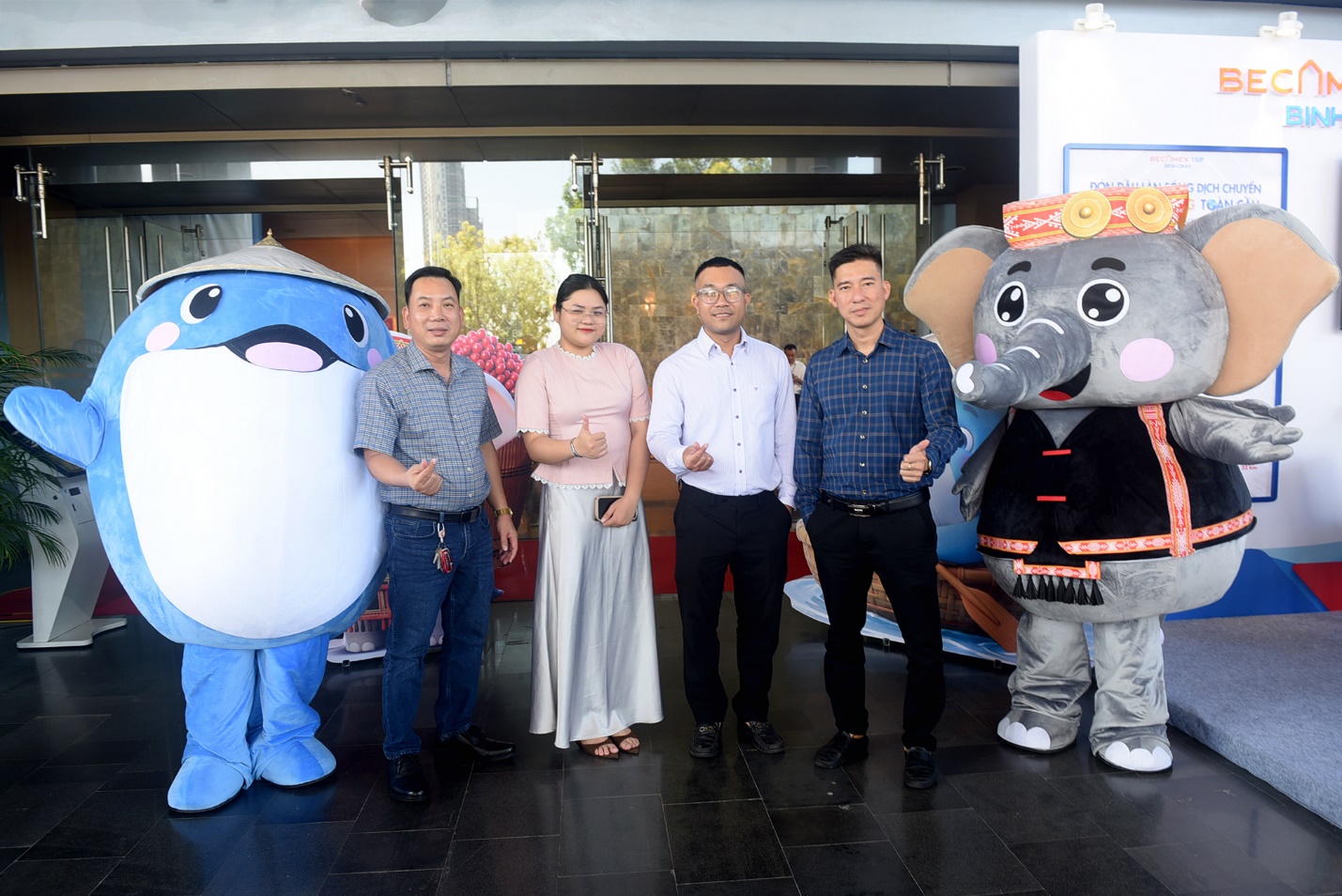 quang ba  non ngua phu gia den du khach trong nuoc va quoc te - 4