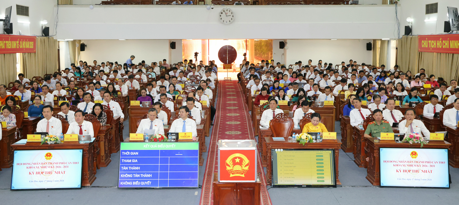 Ông Trương Cảnh Tuyên tiếp tục giữ chức Chủ tịch UBND TP Cần Thơ - 1