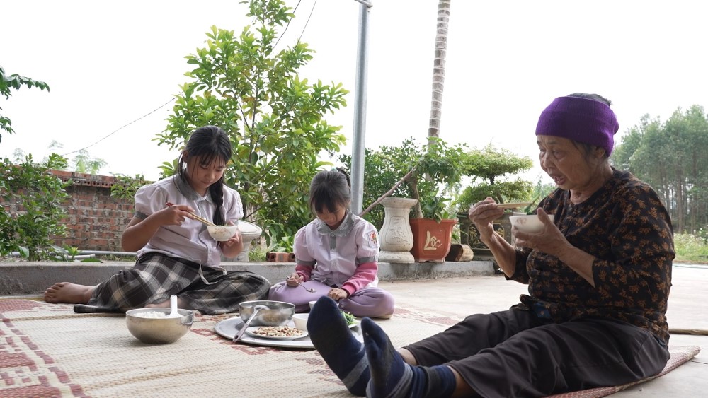 “Mái ấm gia đình Việt” tập 179 trao hơn nửa tỷ đồng cho các em nhỏ mồ côi - 2