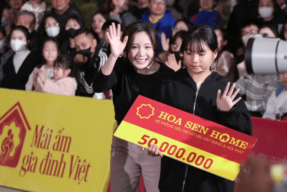 “Mái ấm gia đình Việt” tập 179 trao hơn nửa tỷ đồng cho các em nhỏ mồ côi - 4