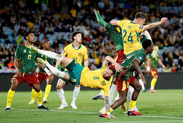 Video bóng đá Australia - Cameroon: Đòn quyết định phút 85 - 1