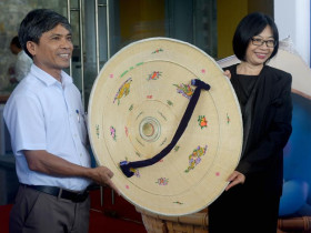  - Quảng bá  nón ngựa Phú Gia đến du khách trong nước và quốc tế