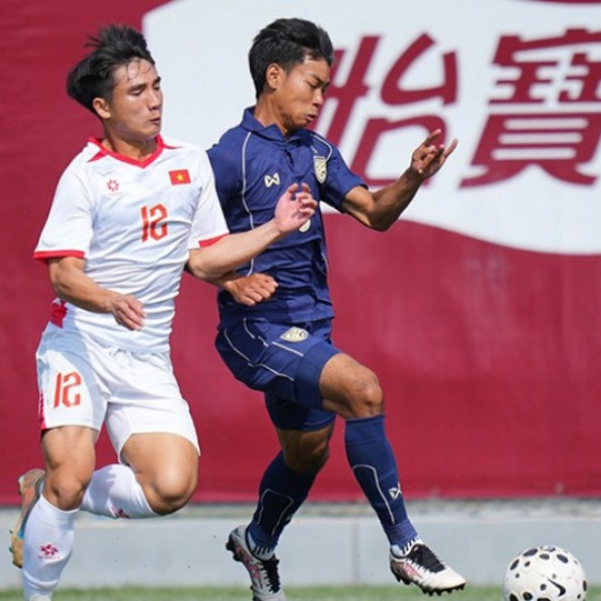  - Trực tiếp bóng đá U23 Việt Nam - U23 Thái Lan: Nỗ lực tìm bàn gỡ (CFA Team China)