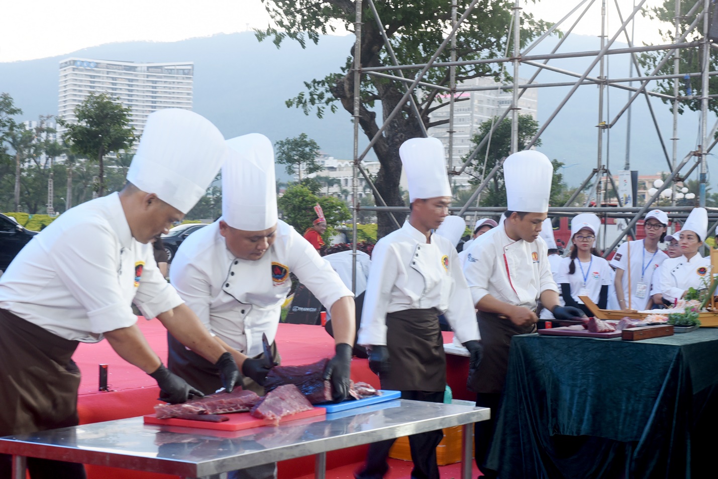 ngay hoi tinh hoa am thuc gia lai thu hut dong dao du khach - 3