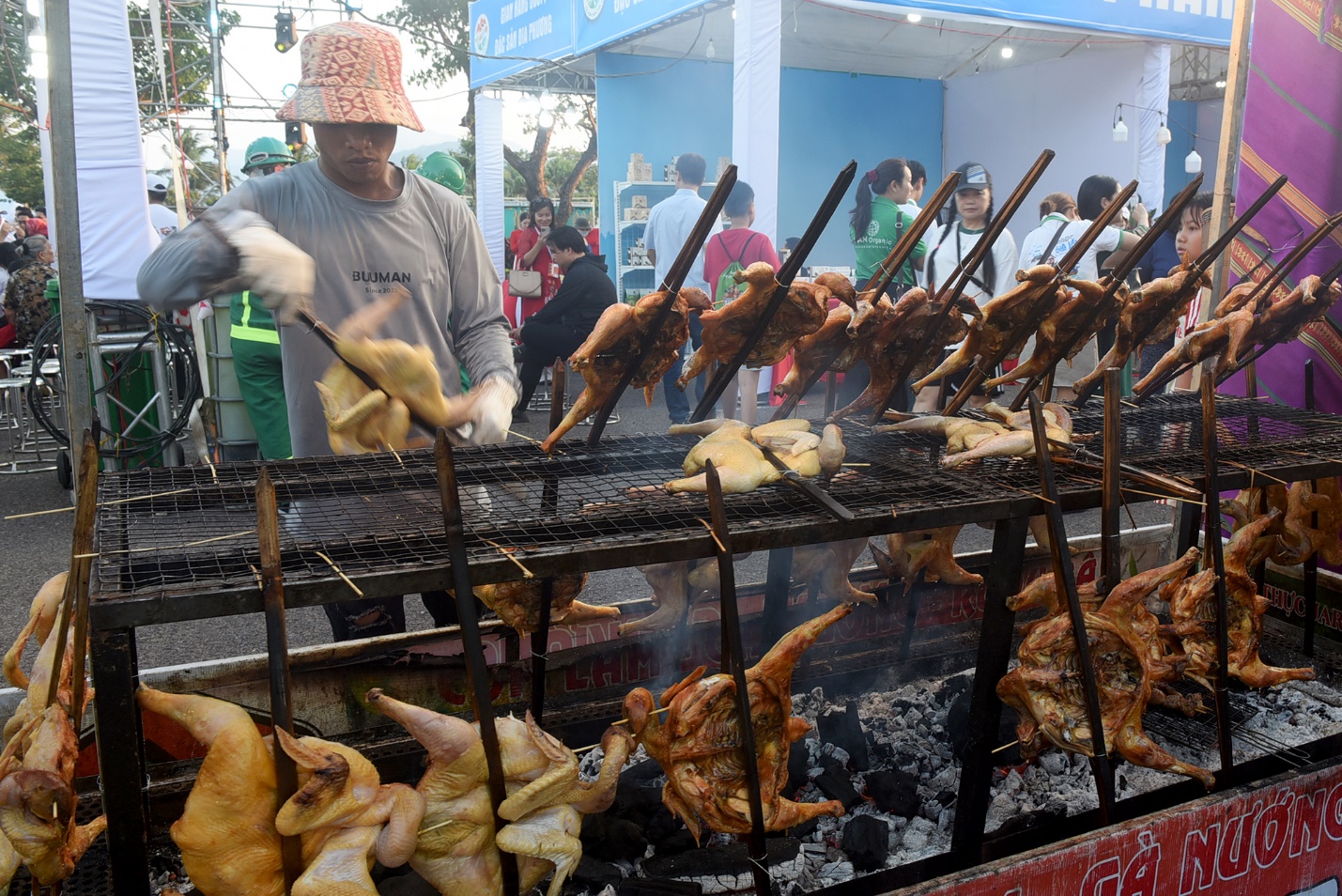 ngay hoi tinh hoa am thuc gia lai thu hut dong dao du khach - 18