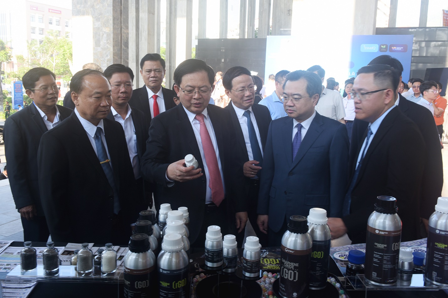 gia lai xuc tien, thu hut day tu hon 32 ty usd - 6