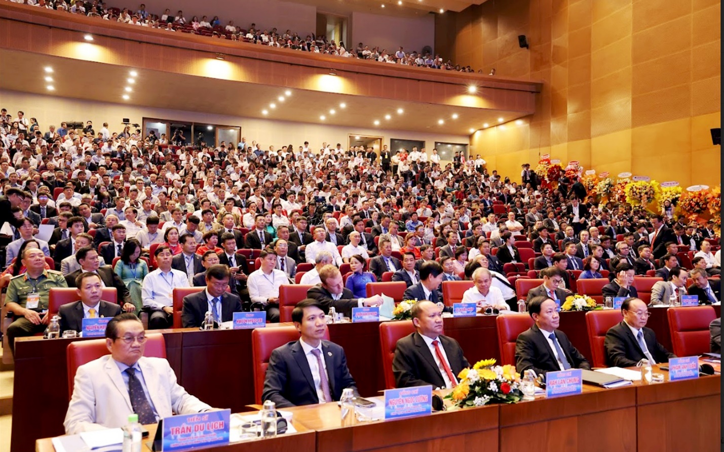 gia lai xuc tien, thu hut day tu hon 32 ty usd - 2