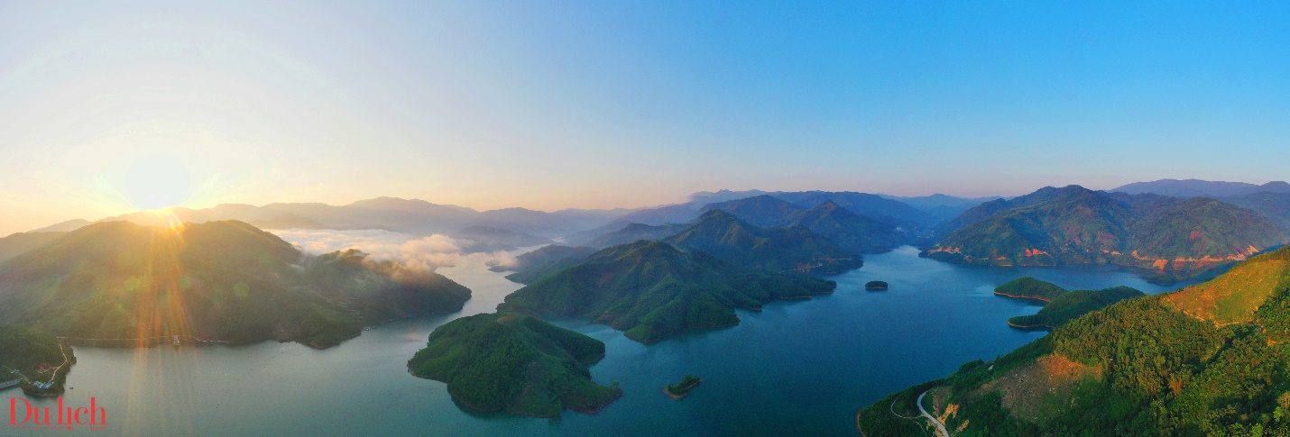 ban hoa ca nui rung ruc ro sac mau son tay thuong - 1