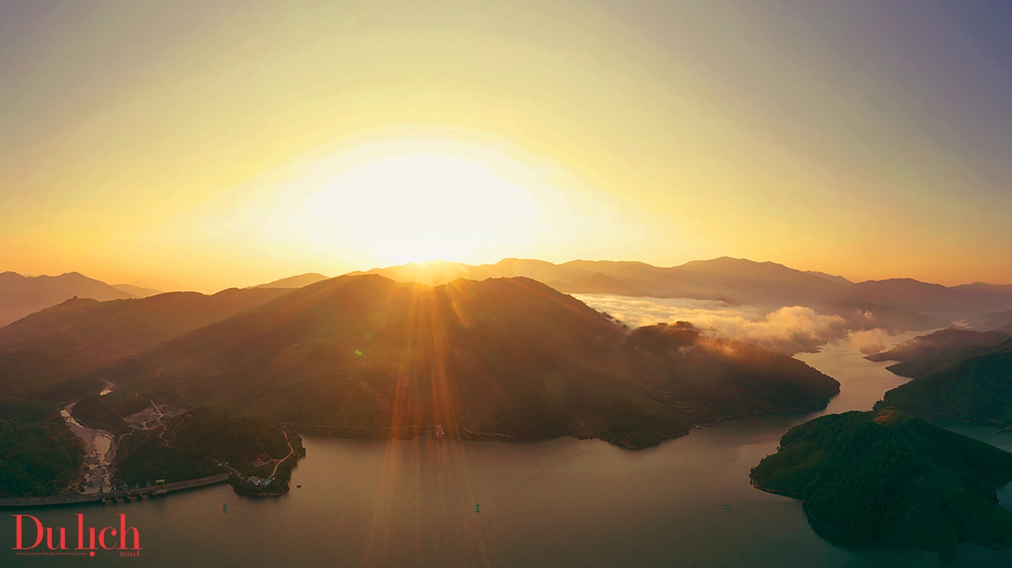 ban hoa ca nui rung ruc ro sac mau son tay thuong - 2