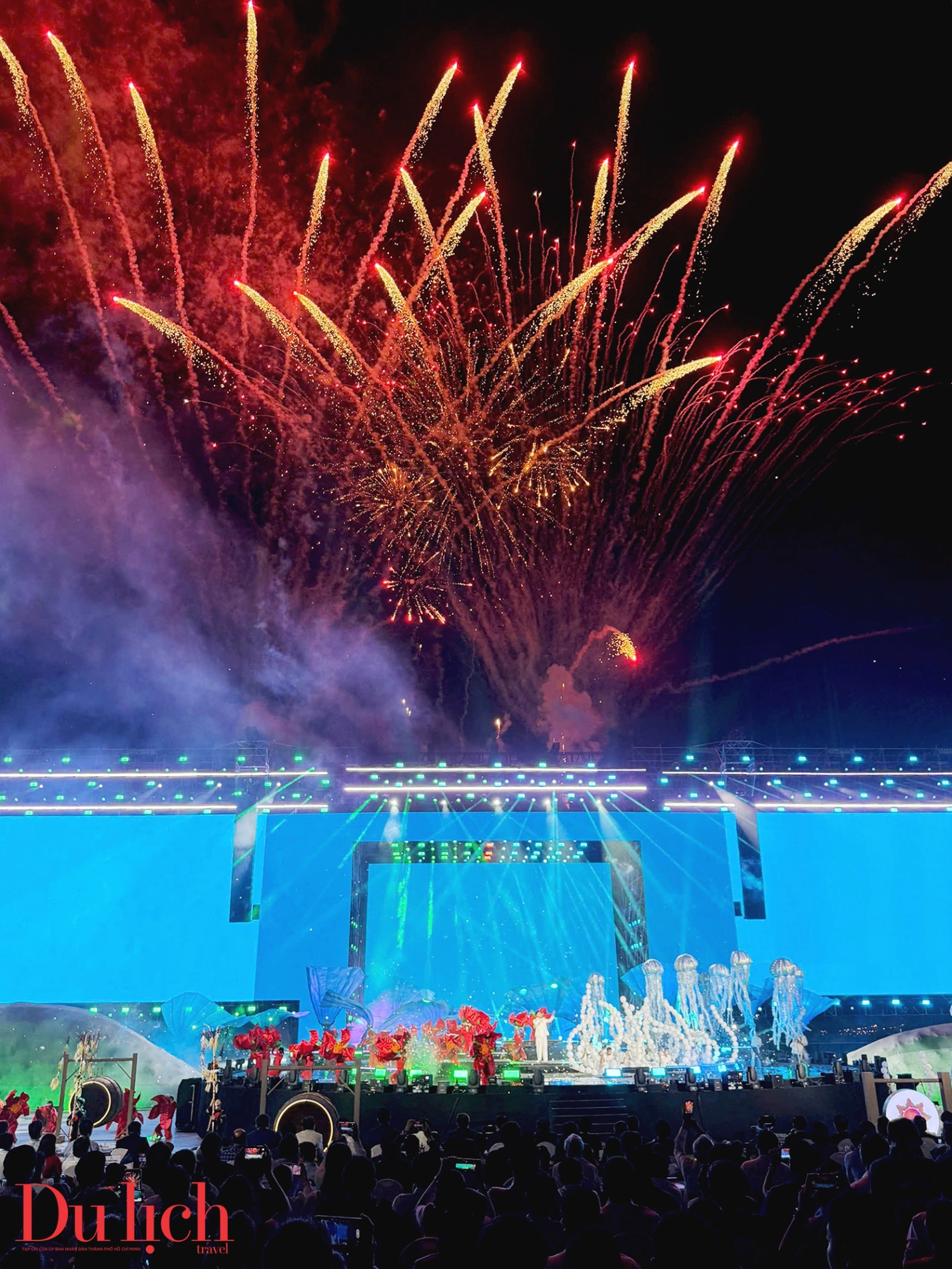 ban giao huong “dai ngan cham bien xanh” thang hoa cam xuc trong dem khai mac - 2