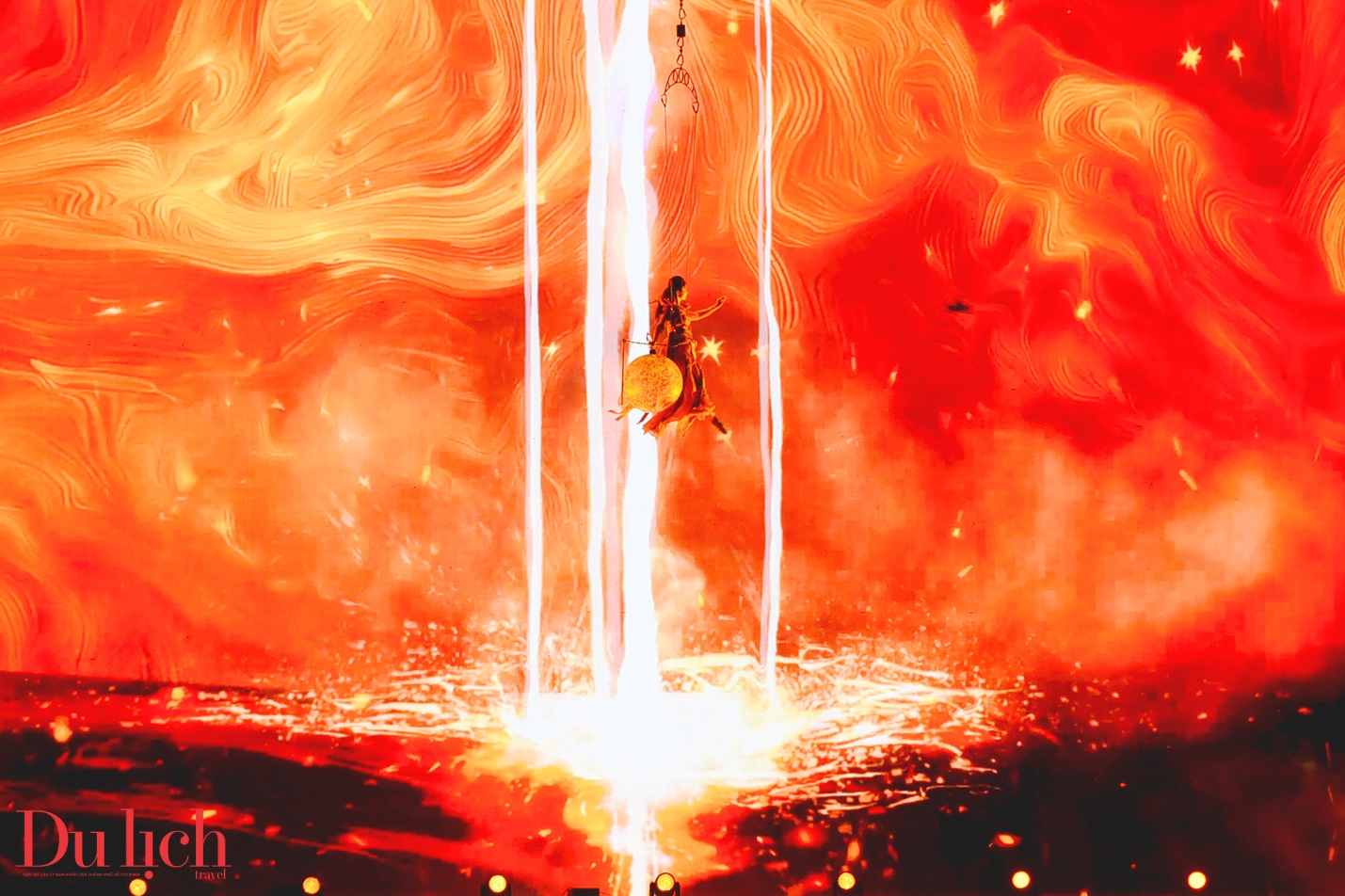 ban giao huong “dai ngan cham bien xanh” thang hoa cam xuc trong dem khai mac - 12