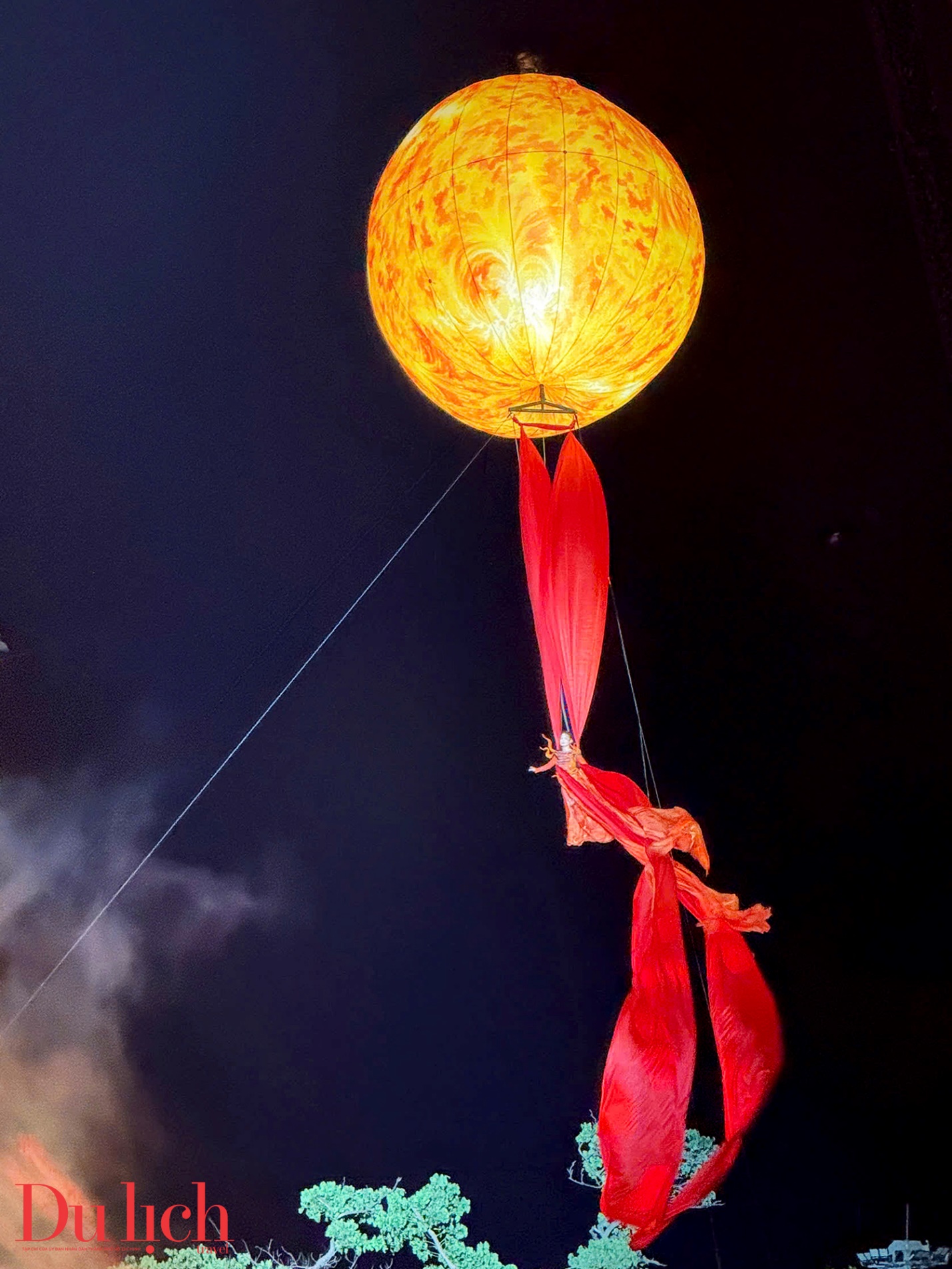 ban giao huong “dai ngan cham bien xanh” thang hoa cam xuc trong dem khai mac - 11