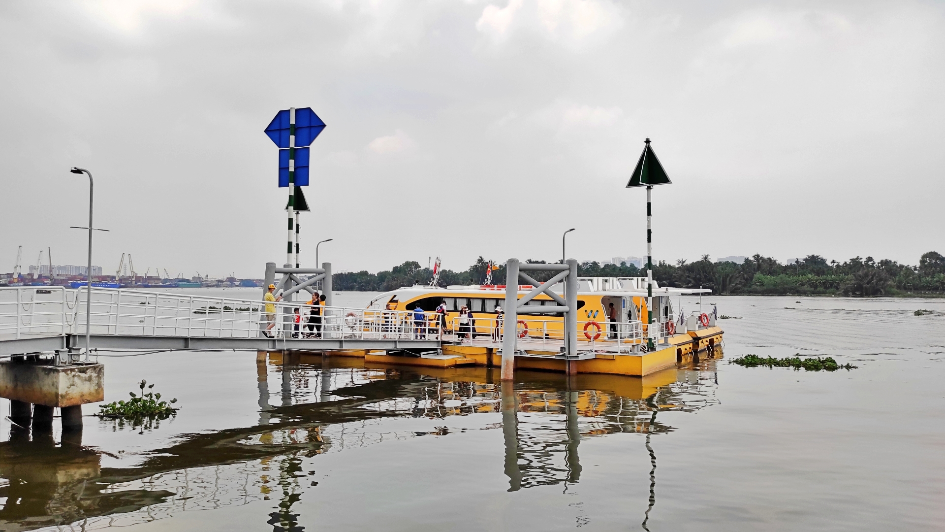 Ngắm thành phố từ dòng sông, đọc đô thị từ một nhịp chảy - 4