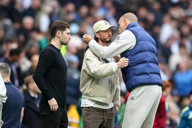 Tottenham gây sốc định chọn cầu thủ trong đội tạm làm HLV trưởng - 2