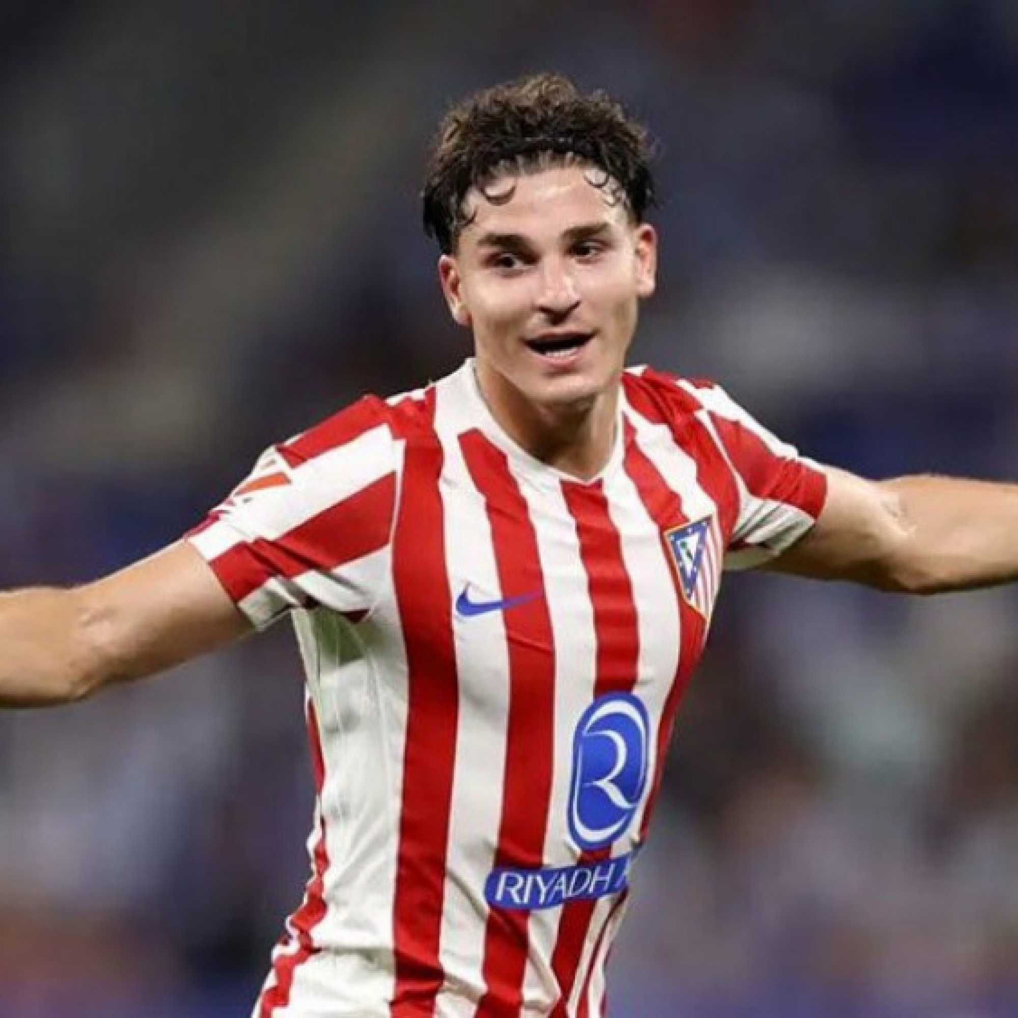  - Tin mới nhất bóng đá sáng 30/3: Atletico Madrid tăng lương để giữ Alvarez