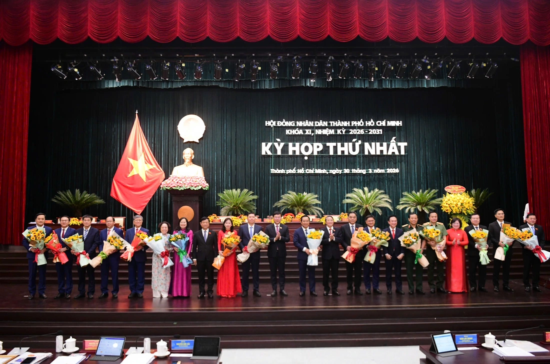 TP.HCM bầu 7 phó chủ tịch UBND nhiệm kỳ 2026–2031 - 1