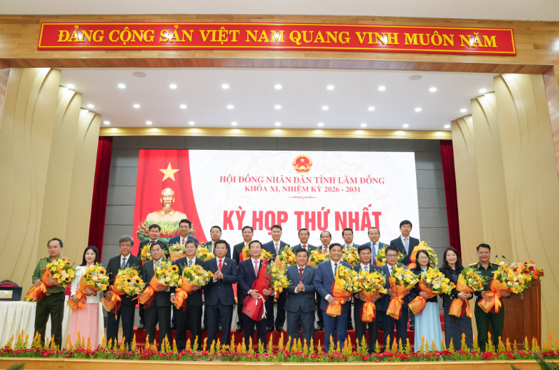 Ông Hồ Văn Mười được bầu giữ chức Chủ tịch UBND tỉnh Lâm Đồng - 2