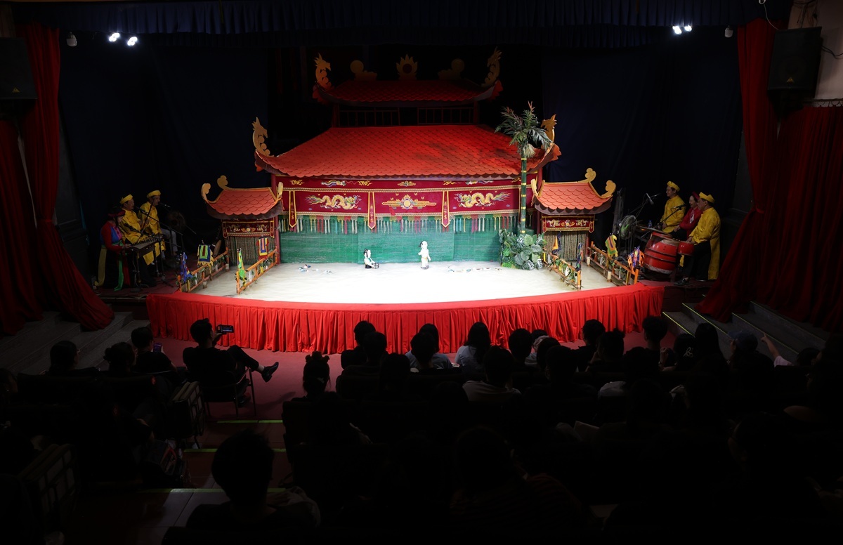 gen z ke chuyen roi nuoc: di san duoc ‘noi lai’ bang ngon ngu moi - 13