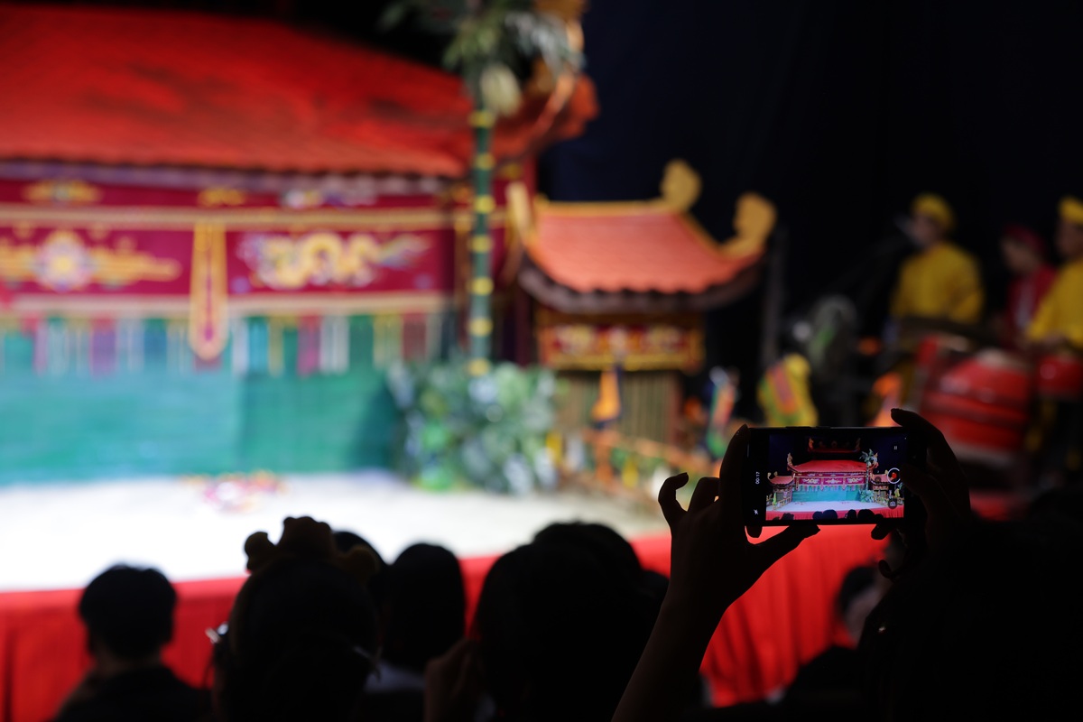 gen z ke chuyen roi nuoc: di san duoc ‘noi lai’ bang ngon ngu moi - 12