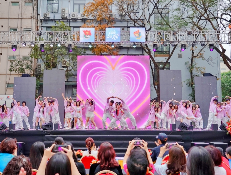 'Khi tôi 18' khẳng định sức trẻ và niềm tự hào dân tộc trong mỗi học sinh THPT Việt Đức