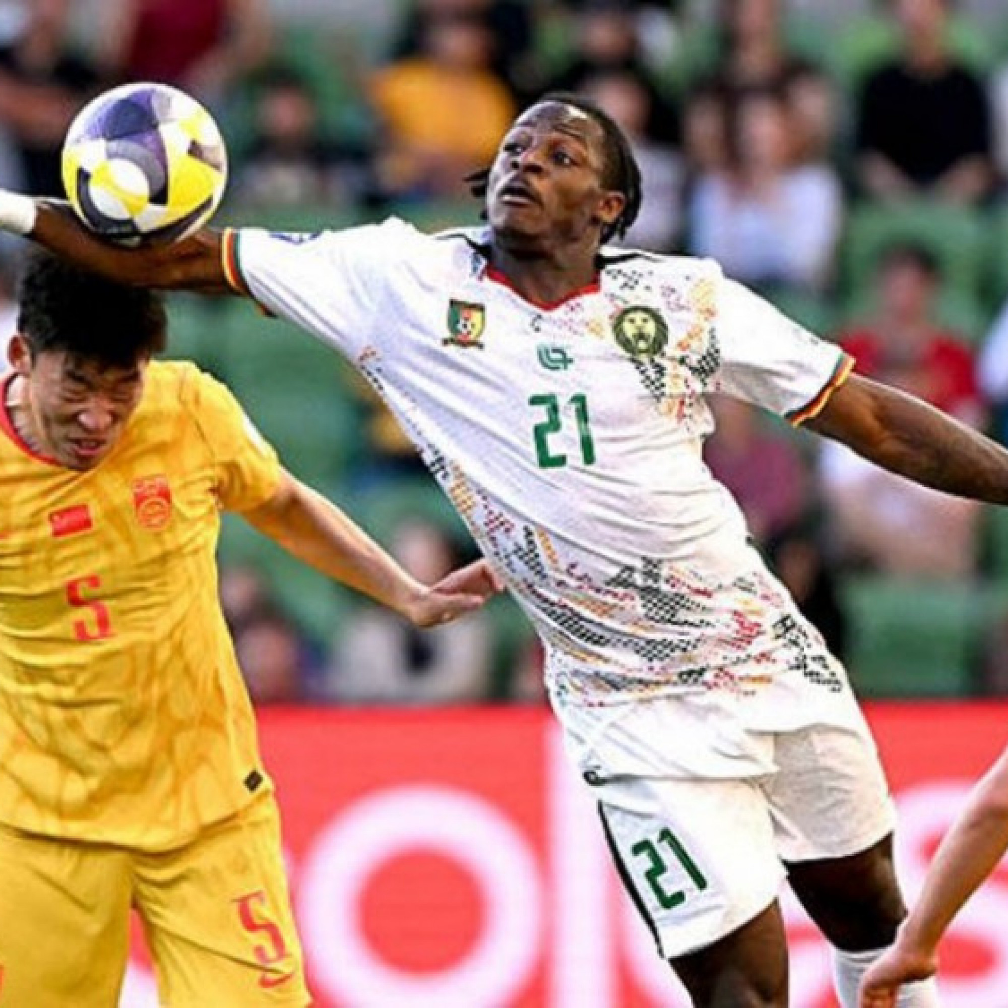  - Video bóng đá Trung Quốc - Cameroon: Choáng ngợp 2 đòn phủ đầu, vùng dậy muộn màng