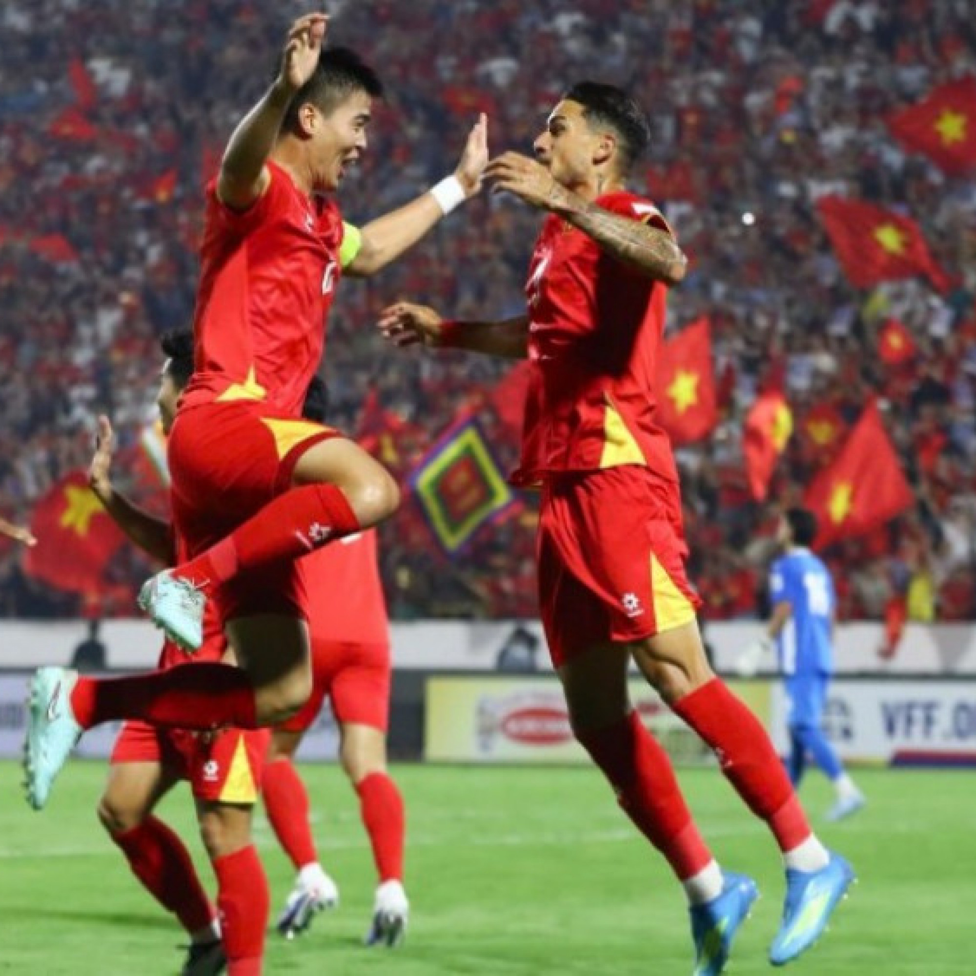  - Video bóng đá ĐT Việt Nam - Malaysia: "Không chiến" đỉnh cao, rực rỡ Son - Hên (Asian Cup)