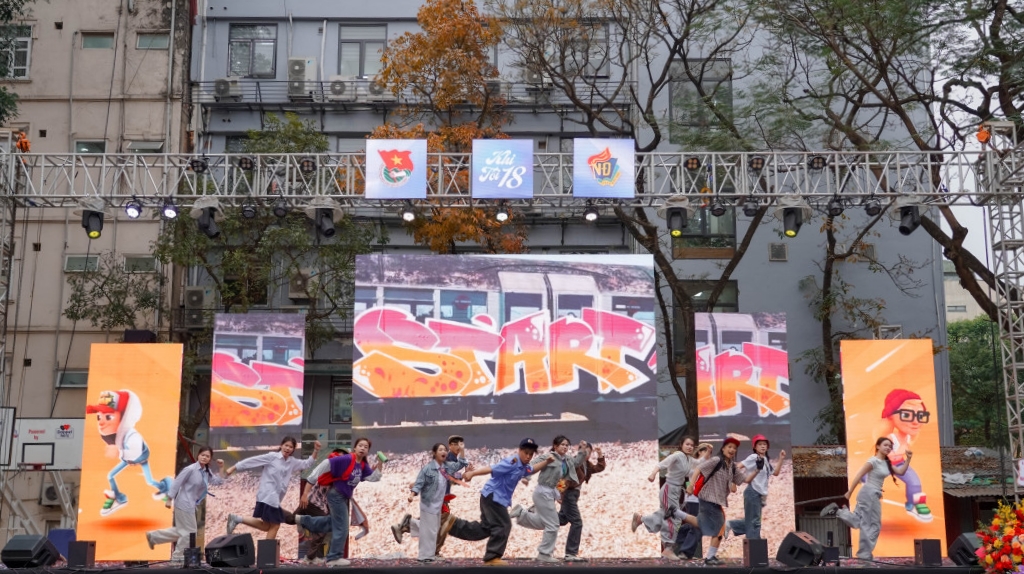 'Khi tôi 18' khẳng định sức trẻ và niềm tự hào dân tộc trong mỗi học sinh THPT Việt Đức - 3