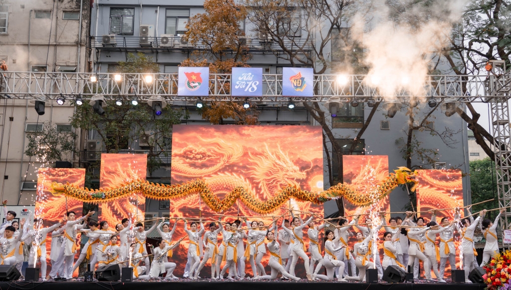 'Khi tôi 18' khẳng định sức trẻ và niềm tự hào dân tộc trong mỗi học sinh THPT Việt Đức - 8