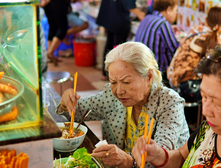 Chuyện ăn bún ở Sài Gòn